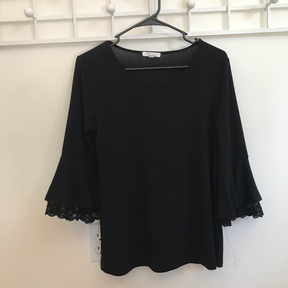 Bell sleeve blouse